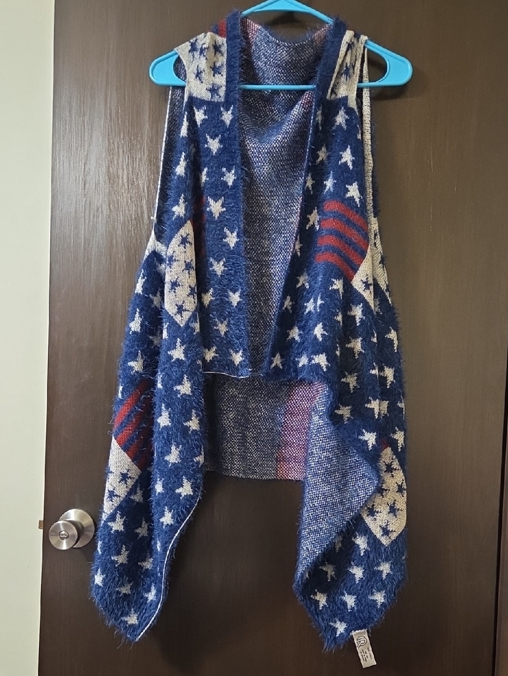 no name brand 100% acrylic Vest with stars and stripes red/white/blue one size